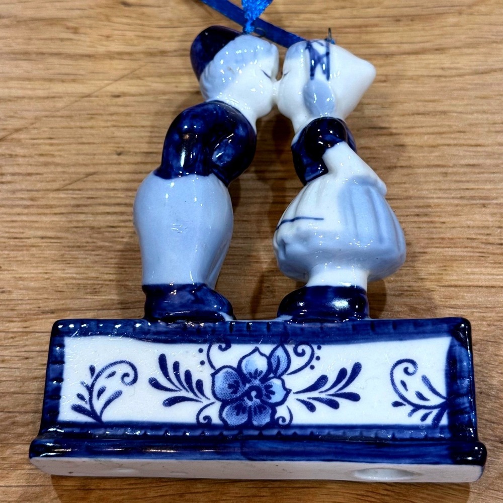 Delft Blue Kissing Dutch Boy and Girl Ceramic Ornament Blue White Porcelain